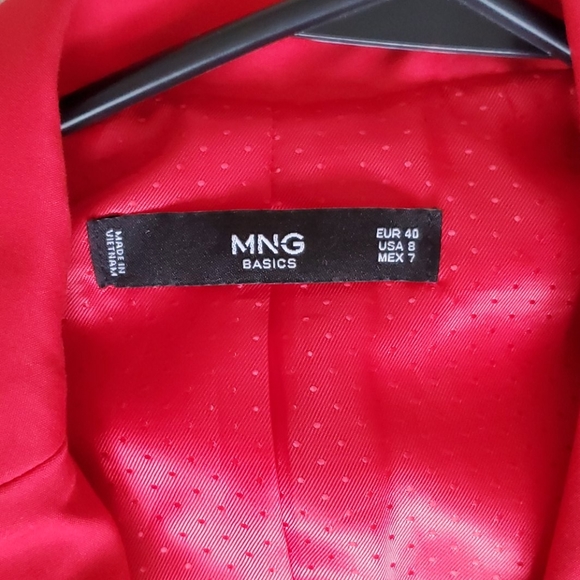 Red mango suit - Picture 2 of 6